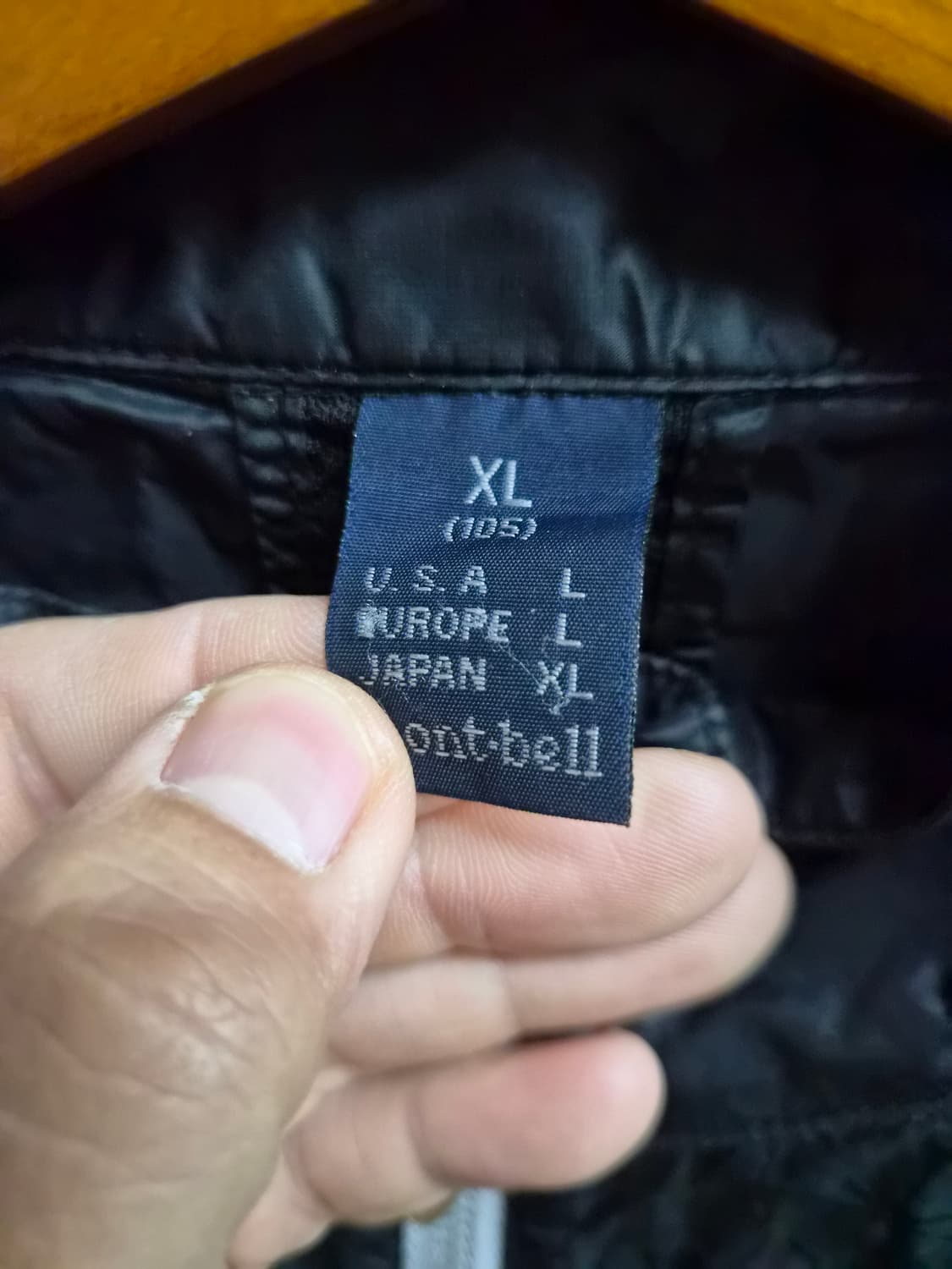 XL) 몽벨 경량 바람막이 팝니다 상품이미지3