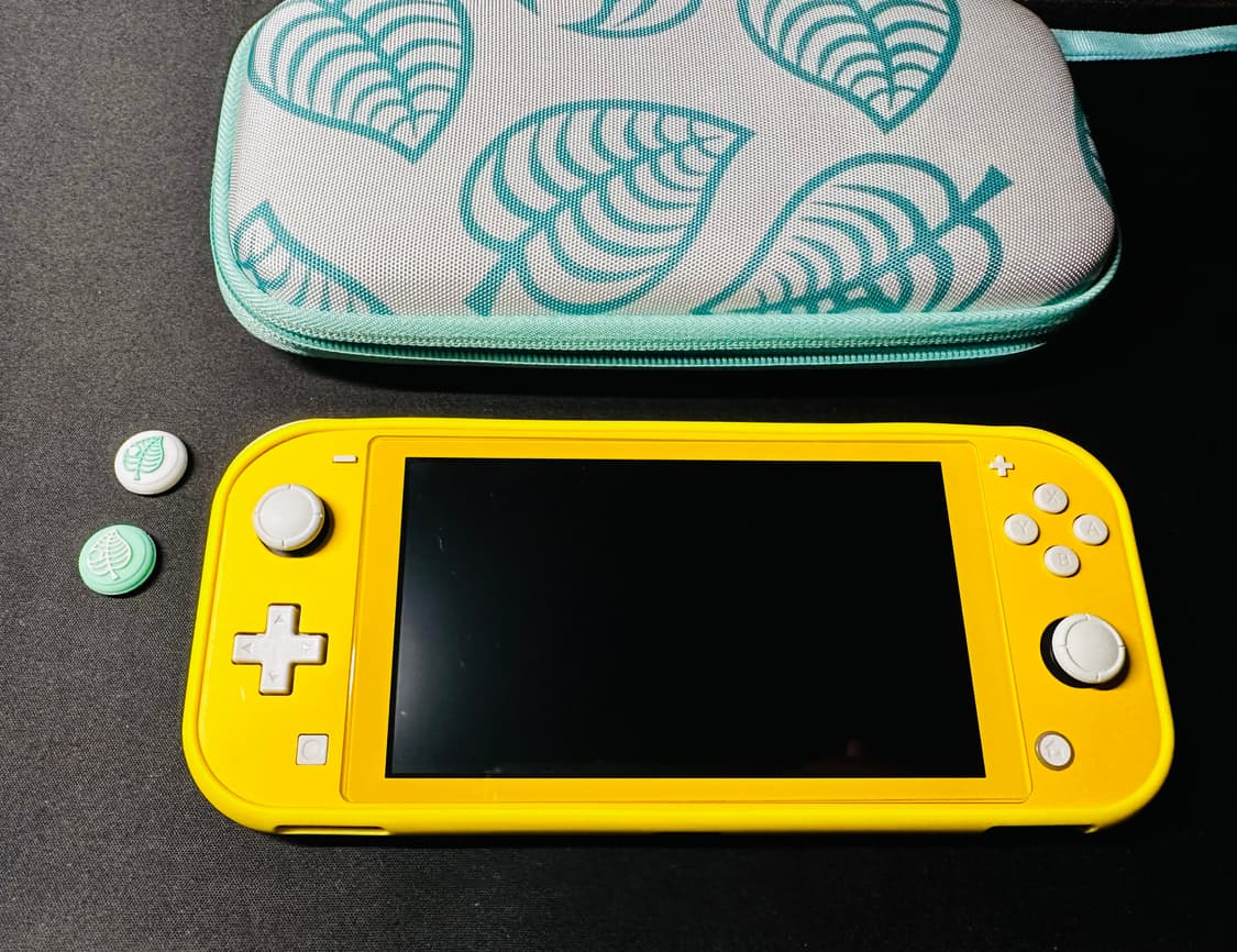 닌텐도 스위치 라이트 옐로우 + 옐로우 케이스, 동숲 파우치 판매 상품이미지2
