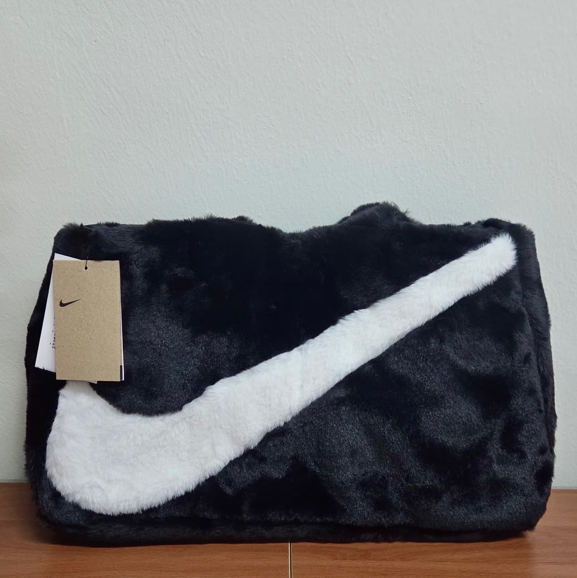 나이키 퍼 토트백 블랙 스우시 가방 | 정품 미착용 새상품 풀박스 상품이미지4