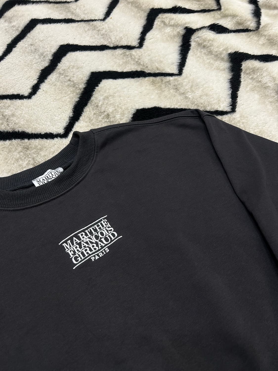 [S]마리떼프랑소와저버 로고 크롭 맨투맨/차콜 상품이미지1