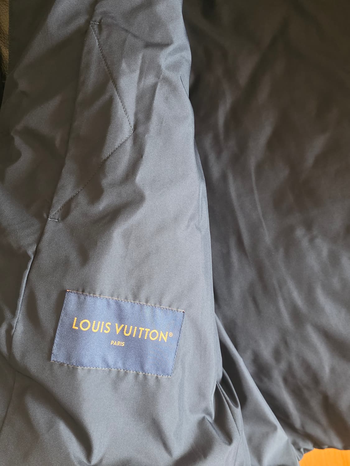 (새상품) 루이비통 퀼티드 패딩 상품이미지6