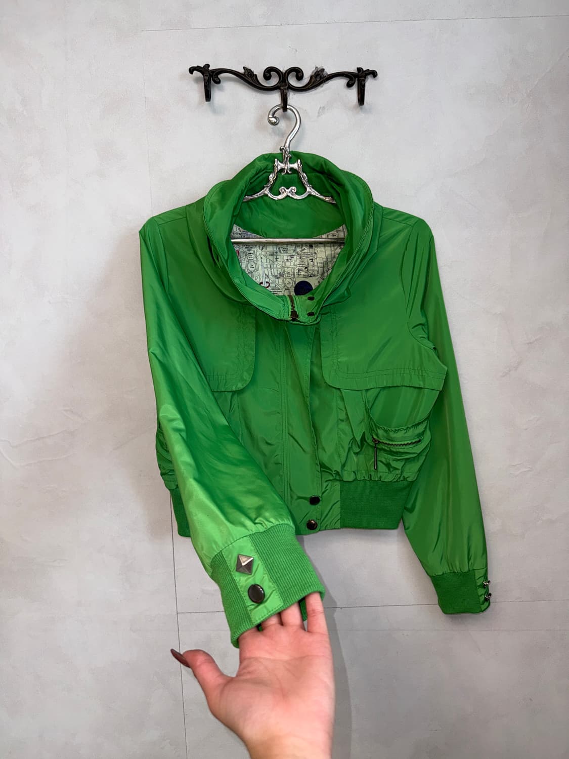Green back eyelet crop windbreaker  상품이미지3