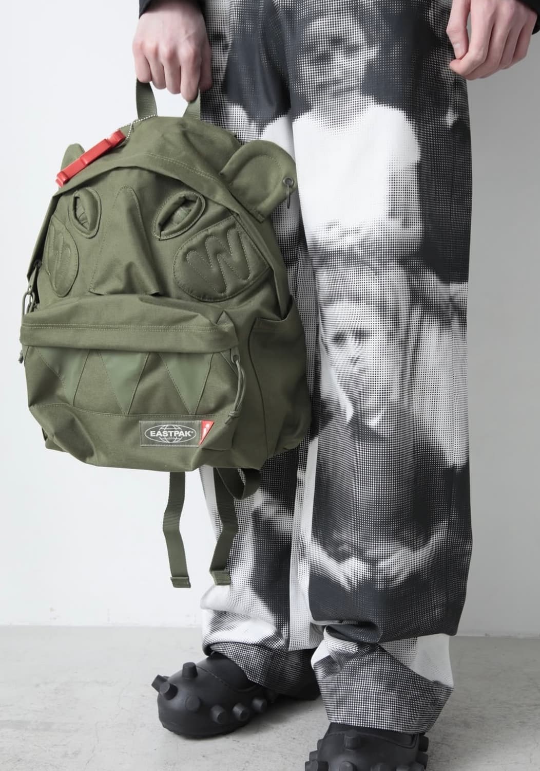 월터 반 베이렌동크 x 이스트팩 - 백팩 (카키) 상품이미지6