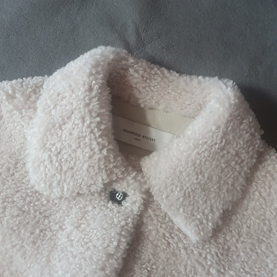 언앤써드미스테리 양털 무스탕 리버시블 코트 상품이미지3