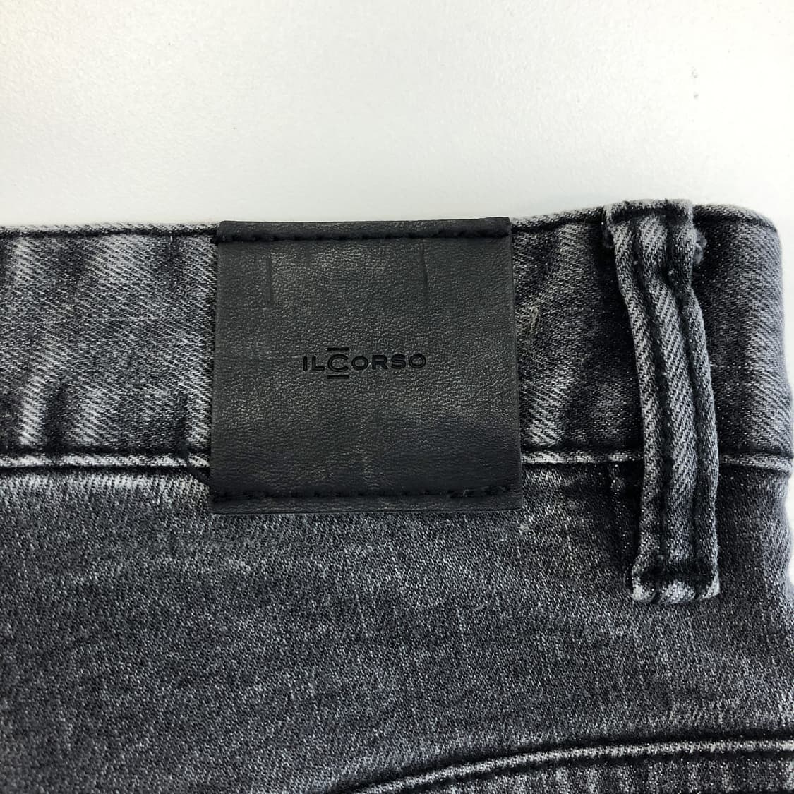 일꼬르소 흑청 레더패치 데님진 32 인치  상품이미지4