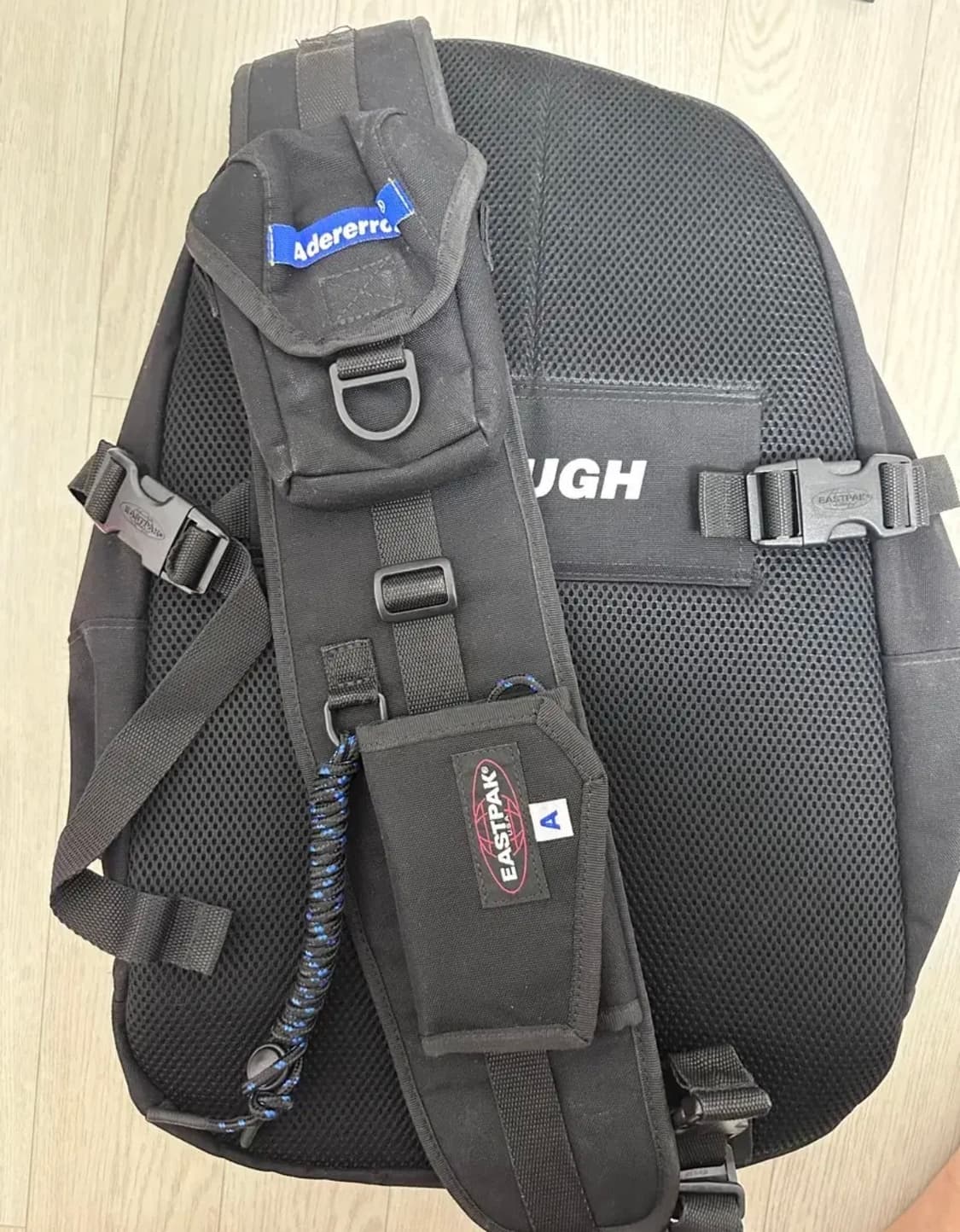 아더에러 이스트팩 콜라보 슬링백 상품이미지2