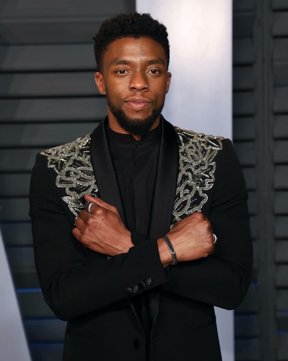Chadwick Boseman vintage cubic t-shirt 상품이미지4