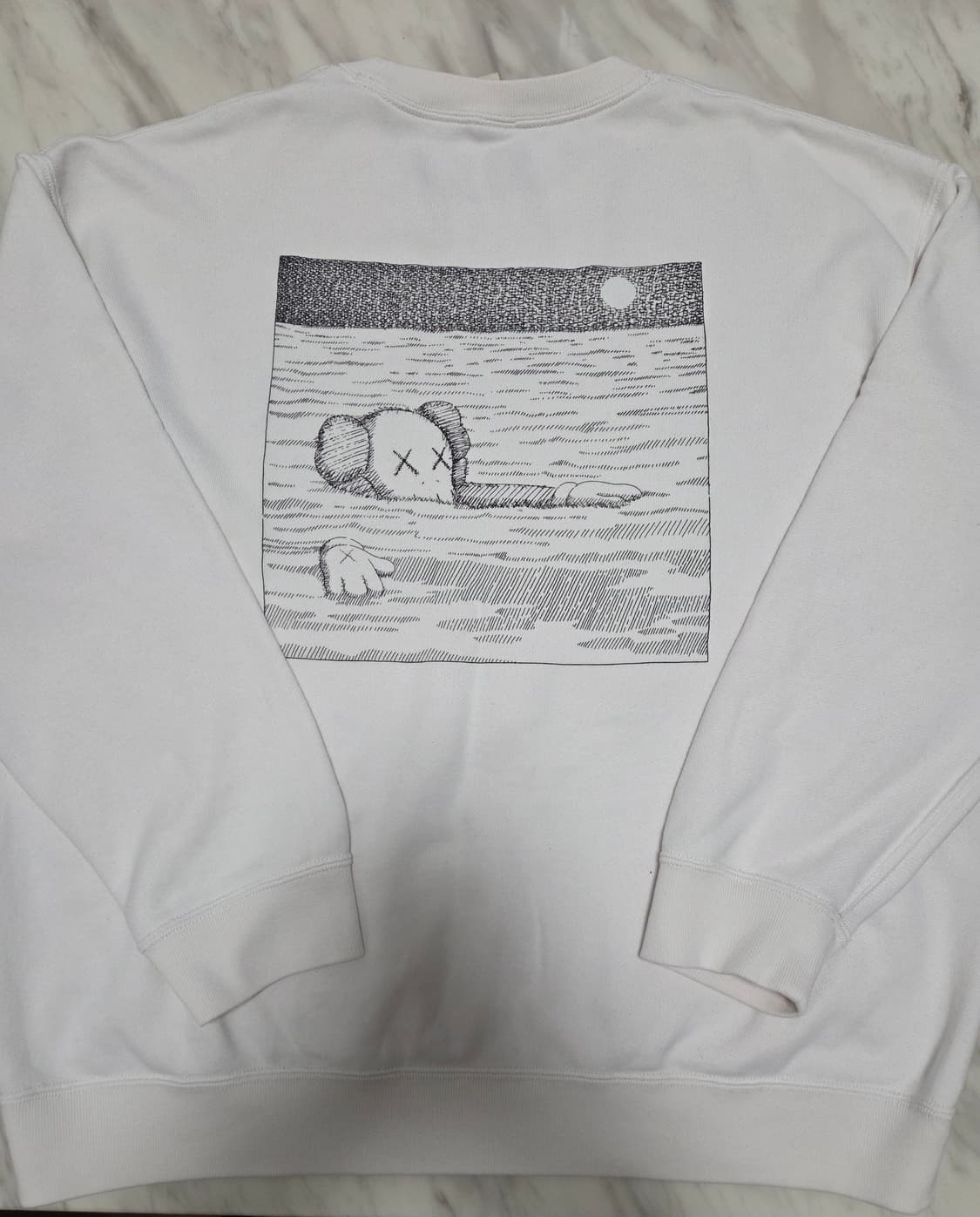 유니클로 X 카우스 스웻셔츠 상품이미지1