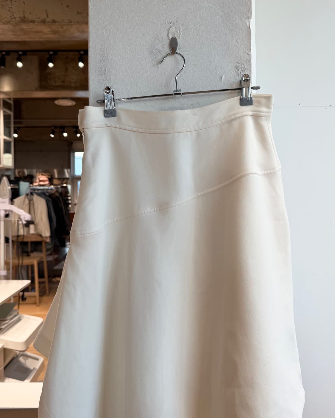 jw앤더슨 아이보리 레이어드 행커치프 미디스커트 상품이미지6