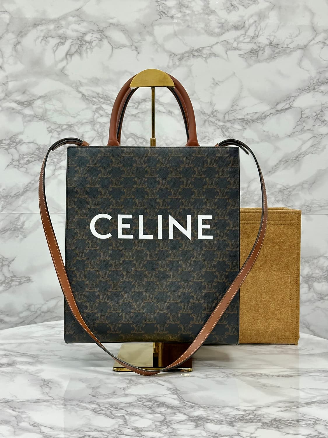 셀린느 스몰 카바스백 트리옹프 상품이미지8