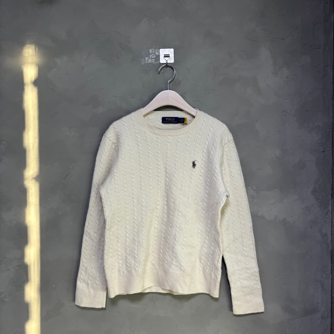 폴로 랄프로렌 울 혼방 꽈배기 니트 아이보리 상품이미지1