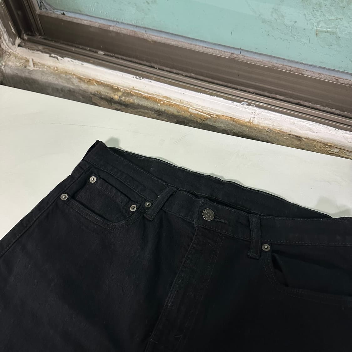 M 리바이스 슬림레귤러핏 블랙워시드 데님팬츠 상품이미지5