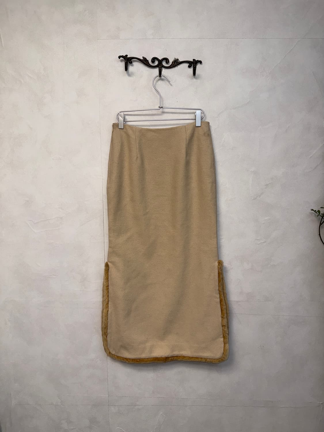 Beige oriental floral fur trimming skirt 상품이미지3