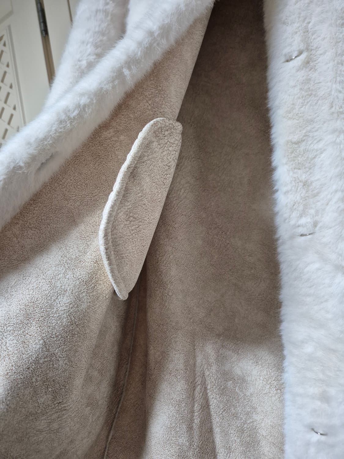 아이보리 밍크 에코퍼 롱코트 상품이미지8