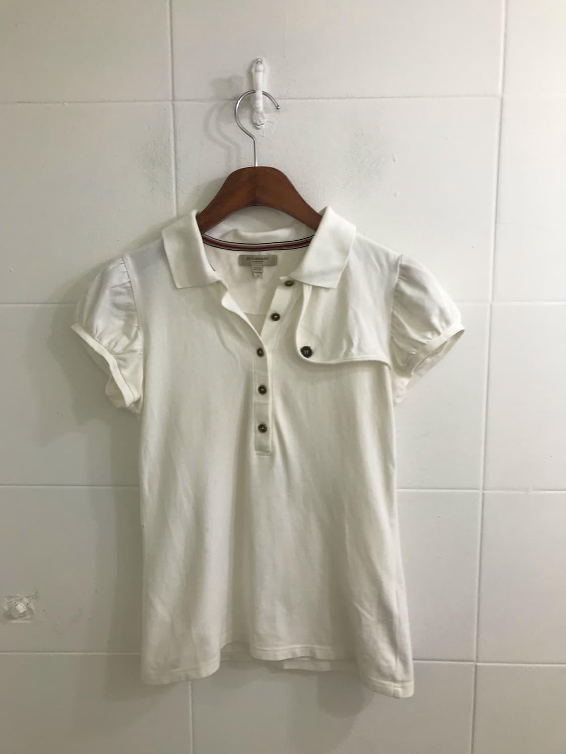 버버리 화이트 퍼프 카라 티셔츠 상품이미지5