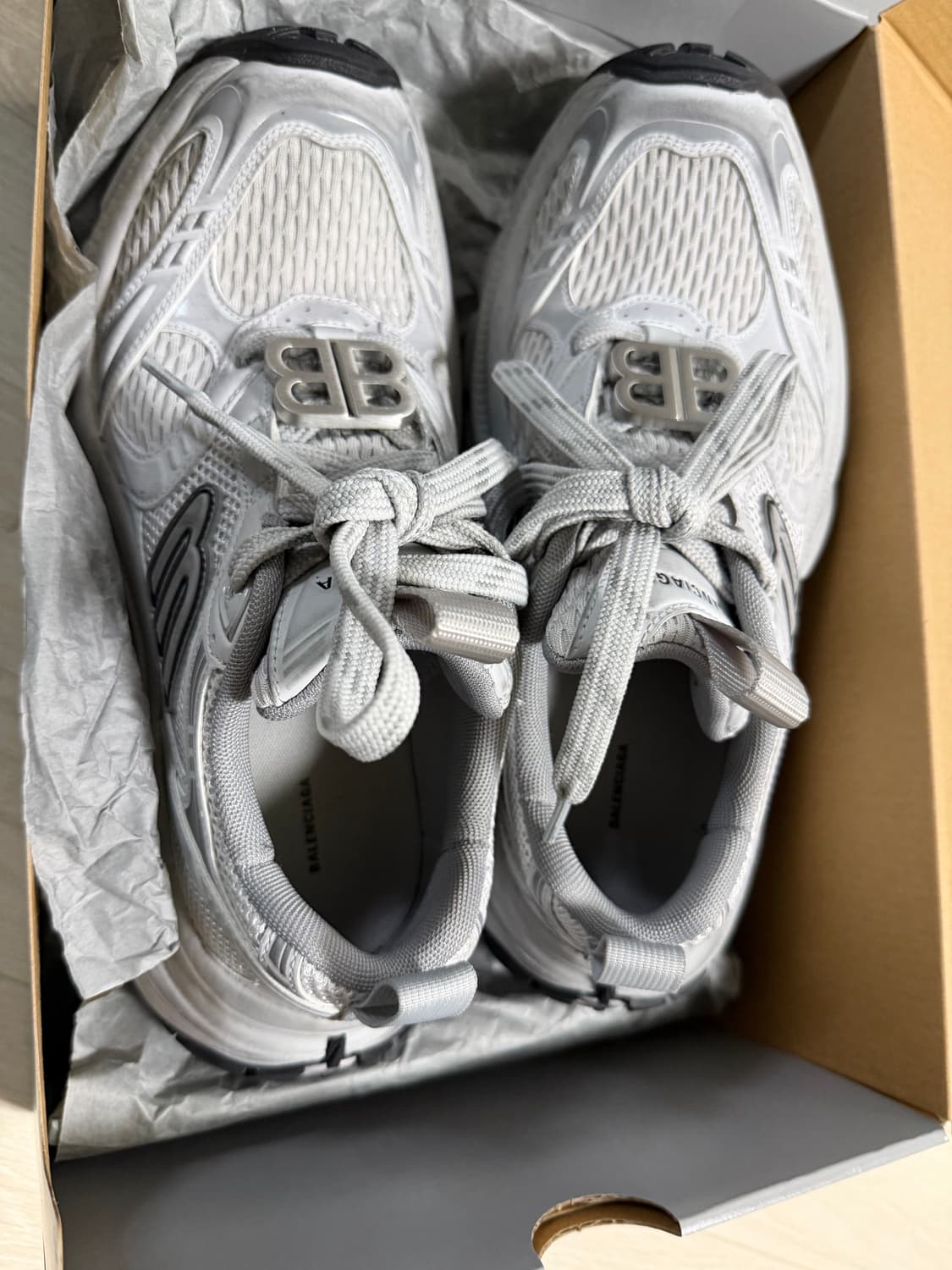 발렌시아가 6XL 실버 (신상) 사이즈 - 41 (급매) 상품이미지2