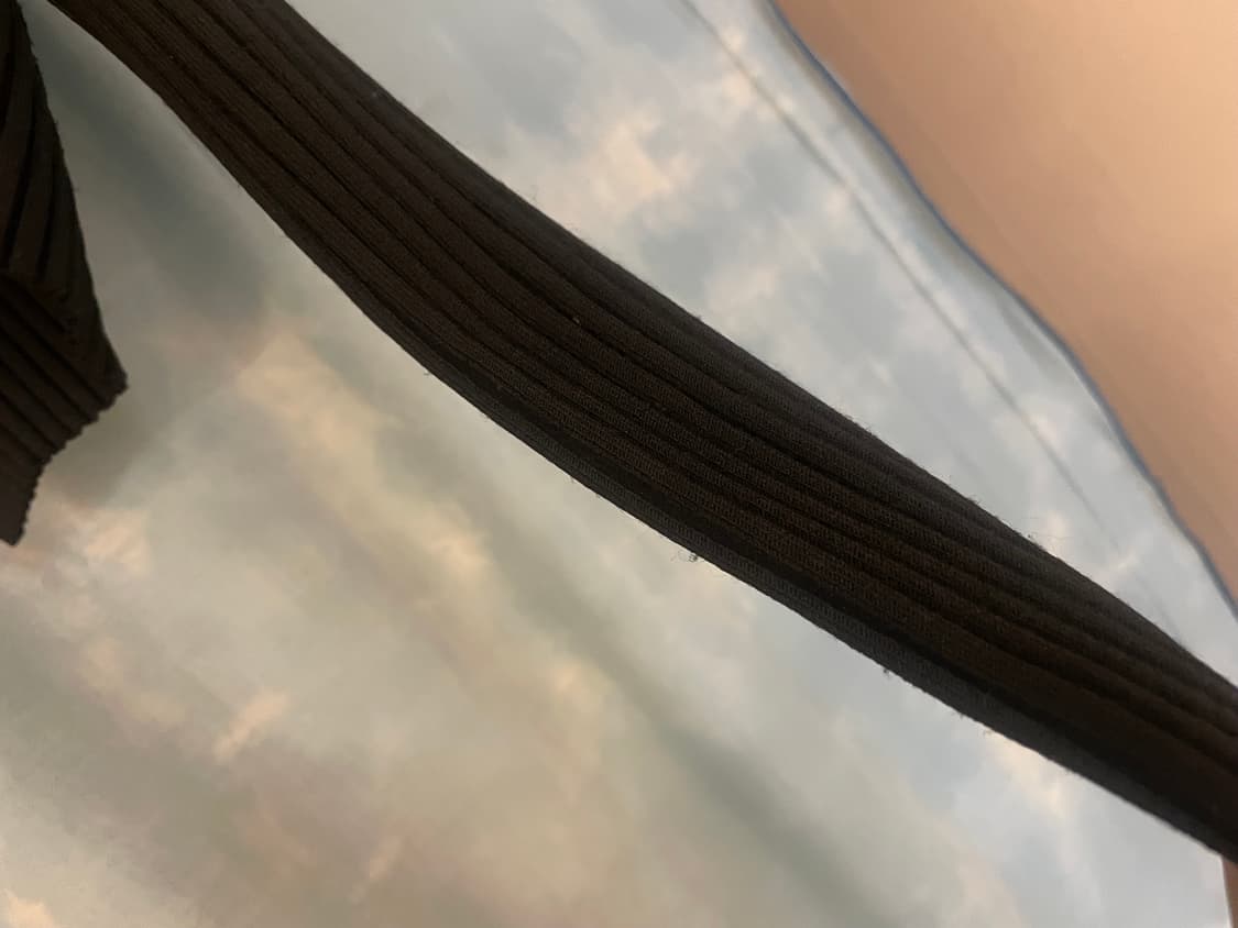 36) 자크뮈스 로고 참 크롭 가디건 블랙 상품이미지5