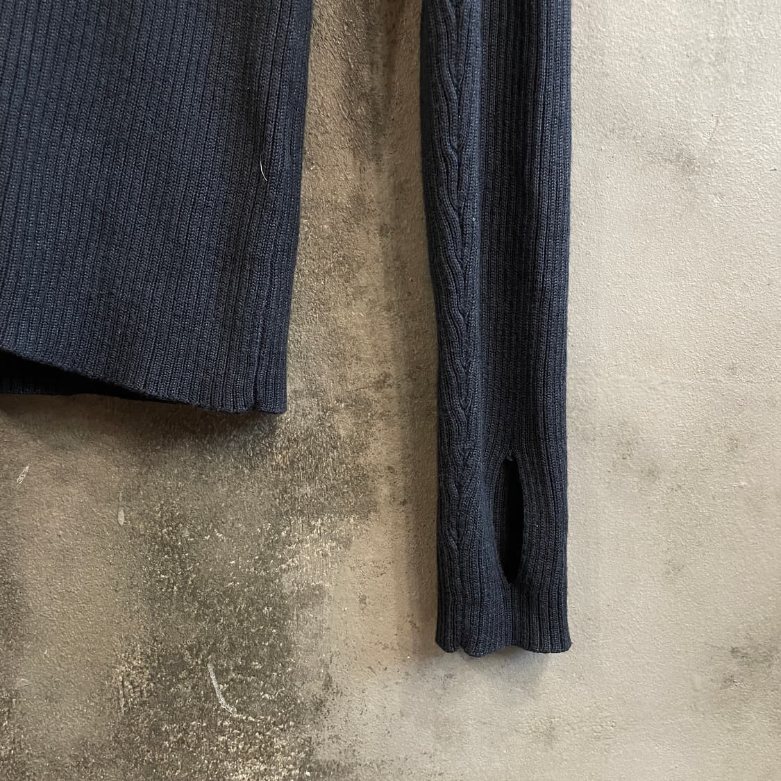 쉘락 실크/캐시미어 핑거홀 니트 상품이미지6