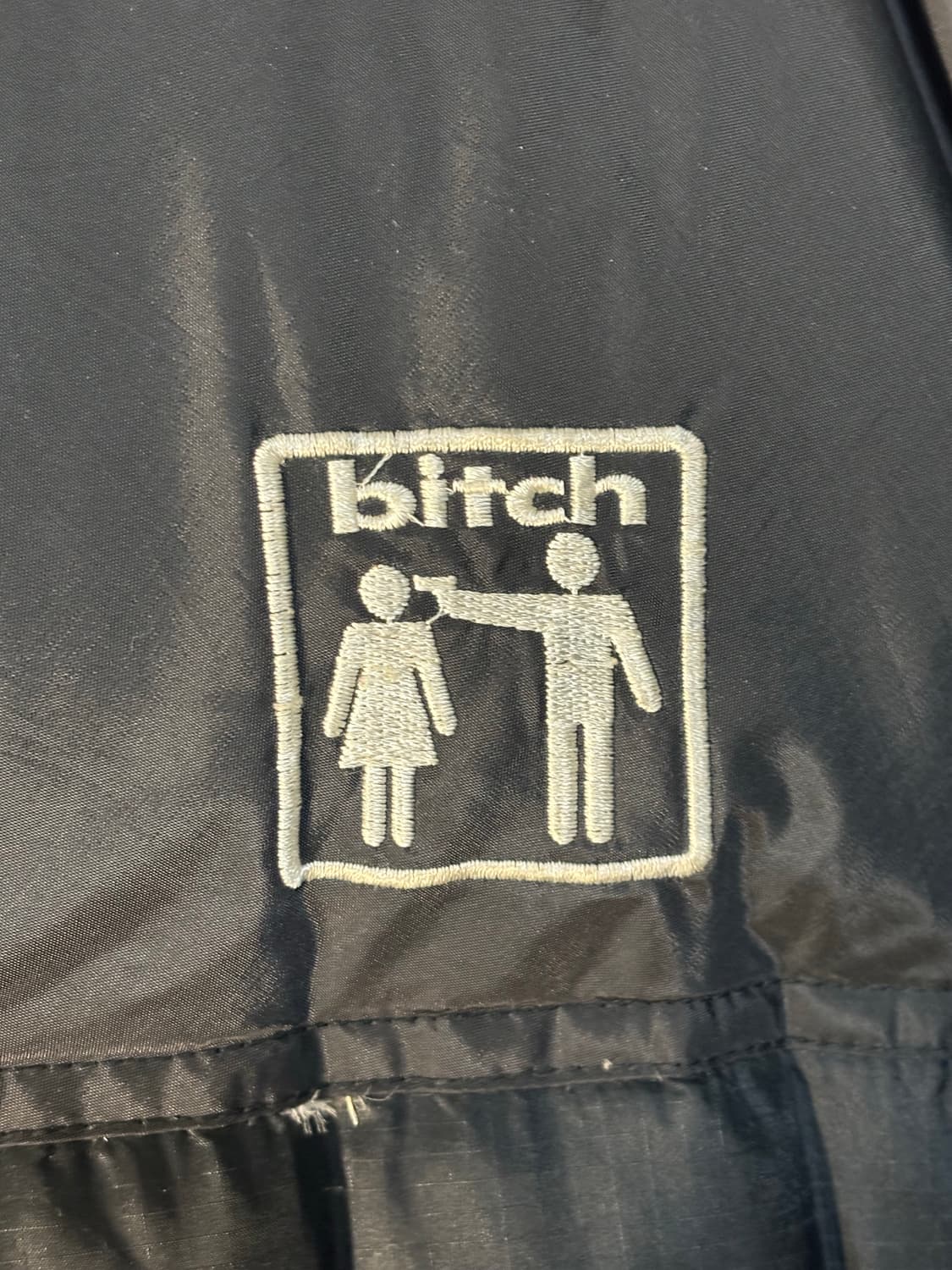 bitch skateboards 90s 비치 스케이트보드 로고 패딩  상품이미지9