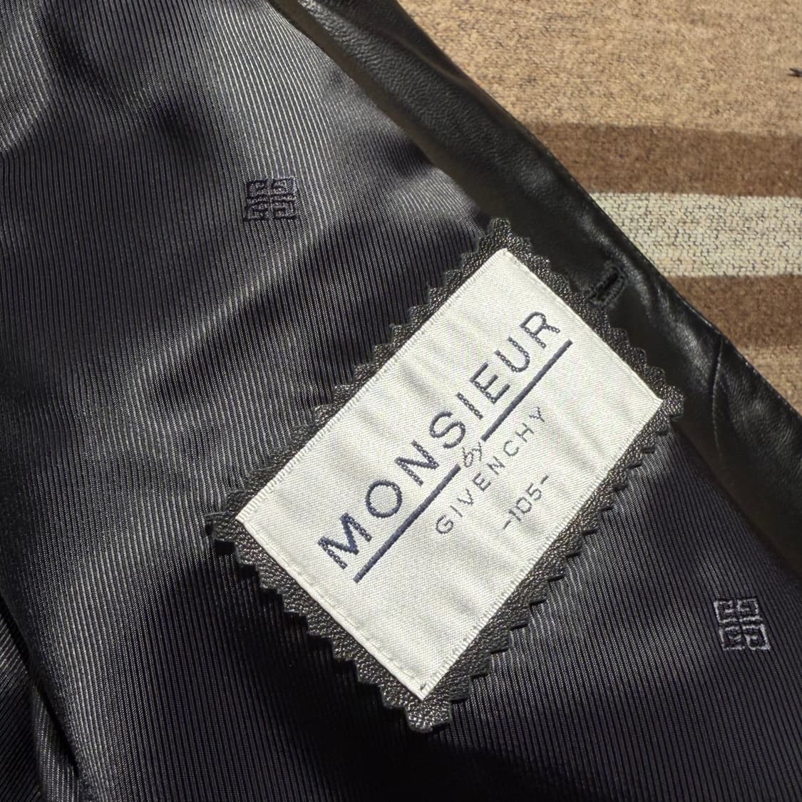 지방시 램스킨 레더 자켓 블랙 105 카 코트 상품이미지4