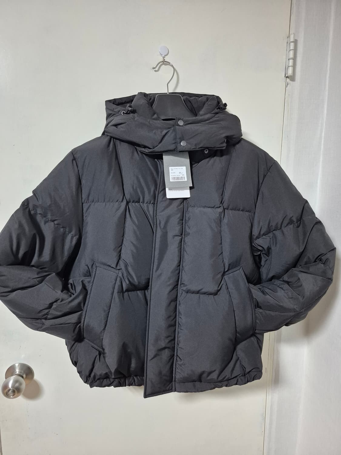 25FW 벨리에 크로스라인 후디스 구스다운 블랙 상품이미지2