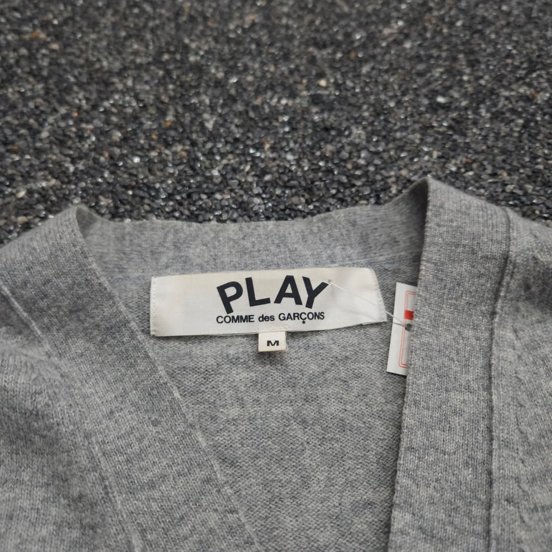 꼼데가르송 플레이 블랙 와펜 미니멀 가디건 (M) 상품이미지5