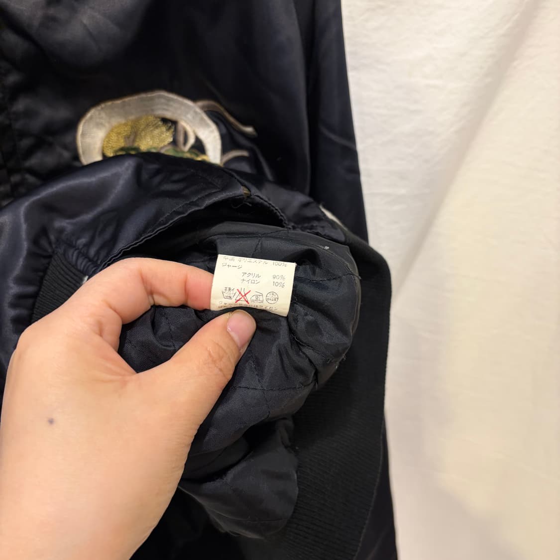 빈티지 자수 스카쟌 블랙 점퍼 상품이미지5