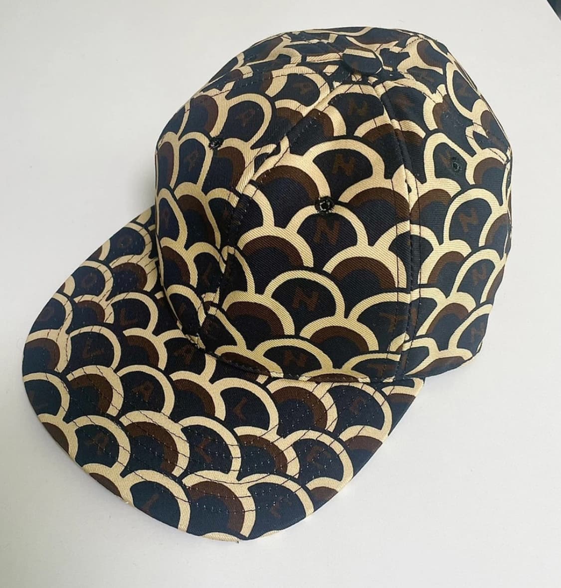 VALENTINO 발렌티노 19ss 컬렉션 볼캡 상품이미지1