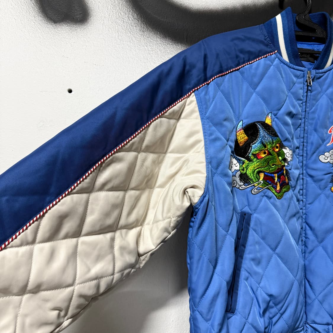 FW23 팔라스 페스티벌 퀼팅 봄버 바시티 자켓 울트라 상품이미지4