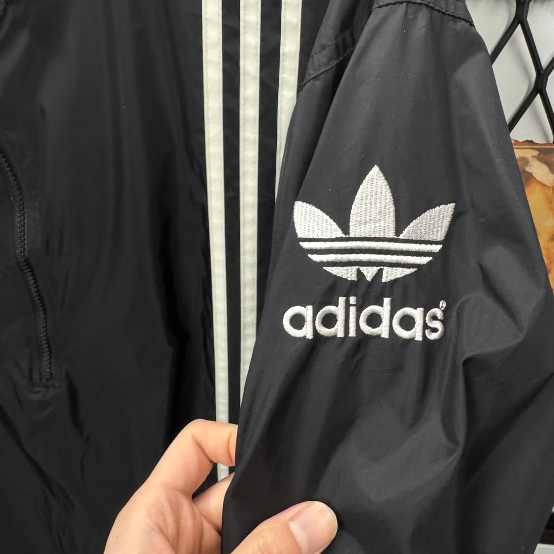 아디다스 롱파카 전면 삼선 스트라이프 포인트 블랙 화이트 상품이미지5