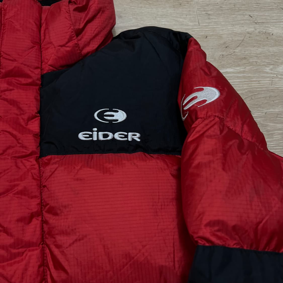 아이더 윈드스토퍼 구스다운 700 투톤 배색 패딩 [레드] L/100 상품이미지4