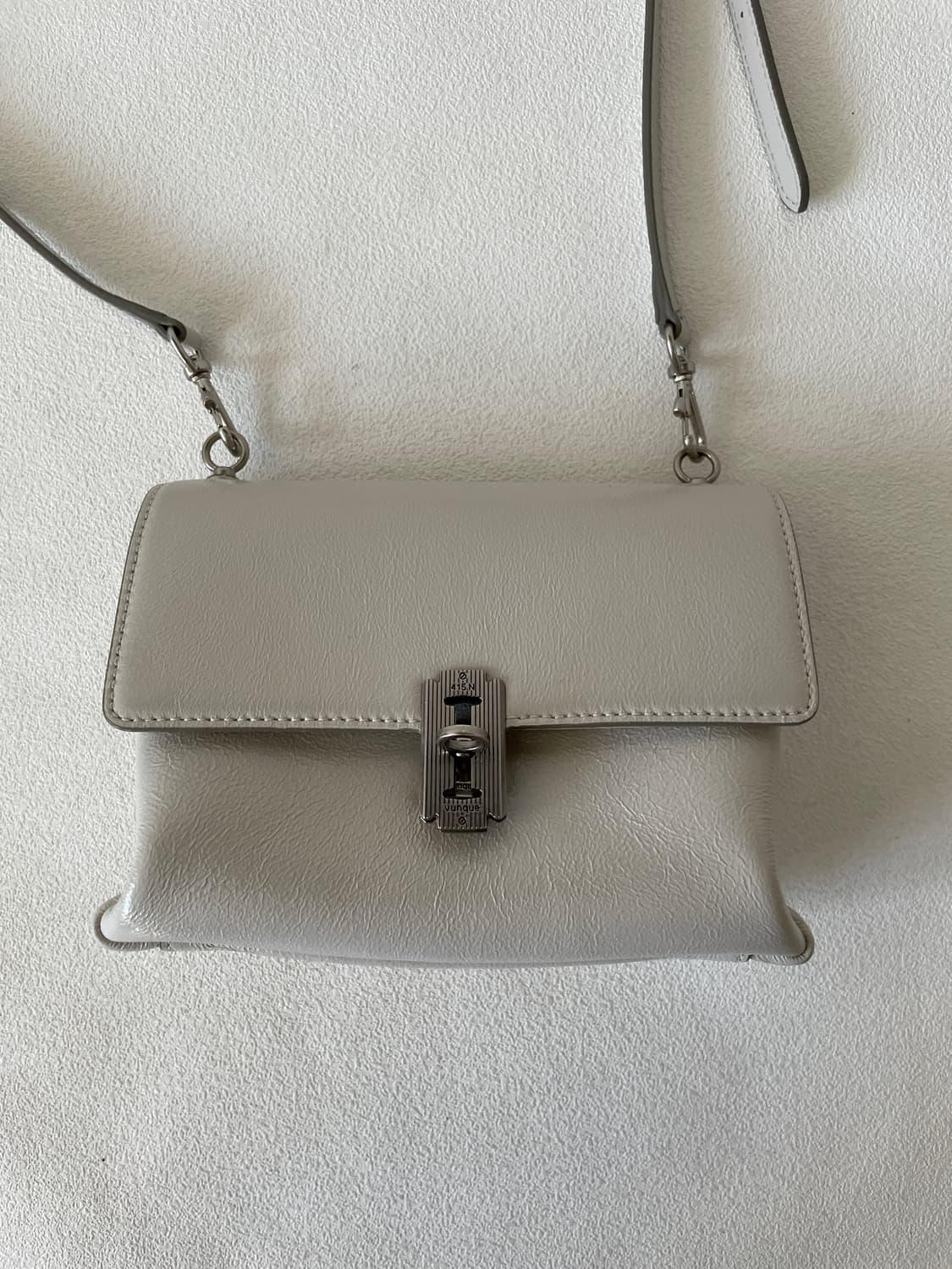 분크(Vunque) 레더 크로스백 상품이미지2