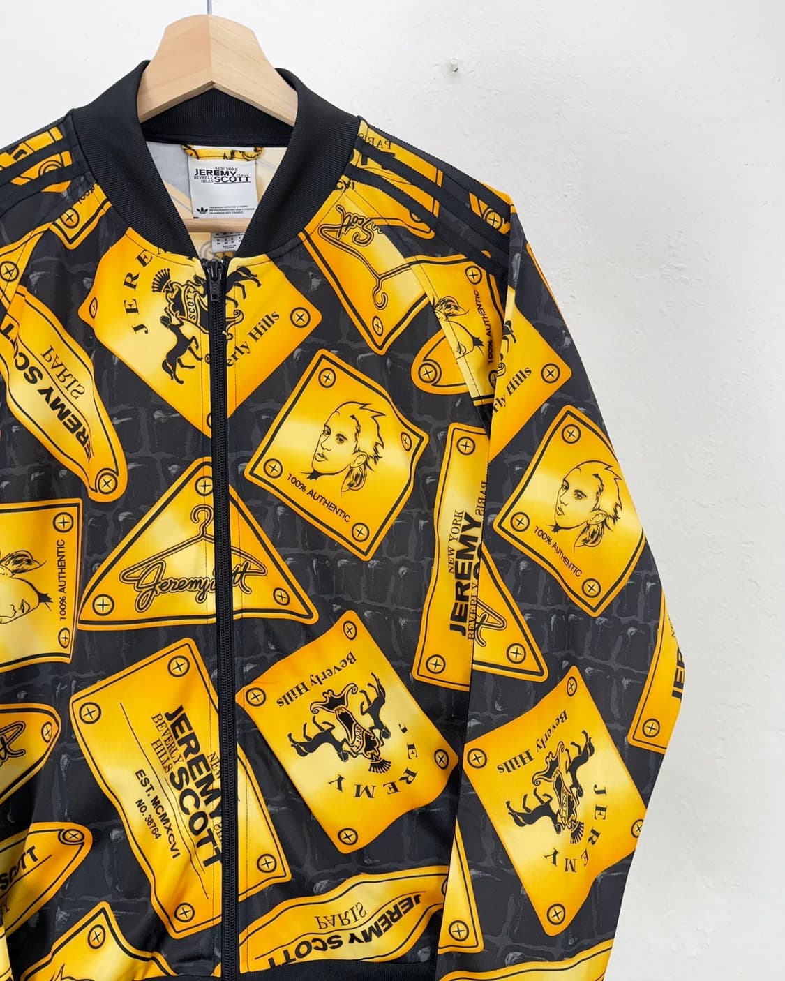 아디다스 제레미스캇 킹스맨 플라크 골드 트랙탑 자켓 상품이미지3