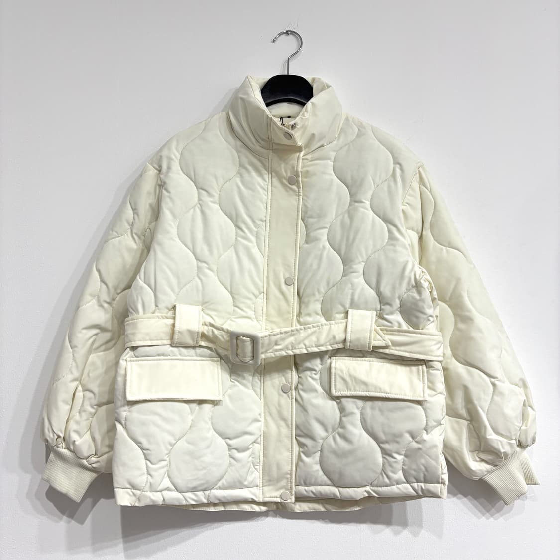 [새상품] 퀄팅 깔깔이 벨트 경량패딩자켓 상품이미지1