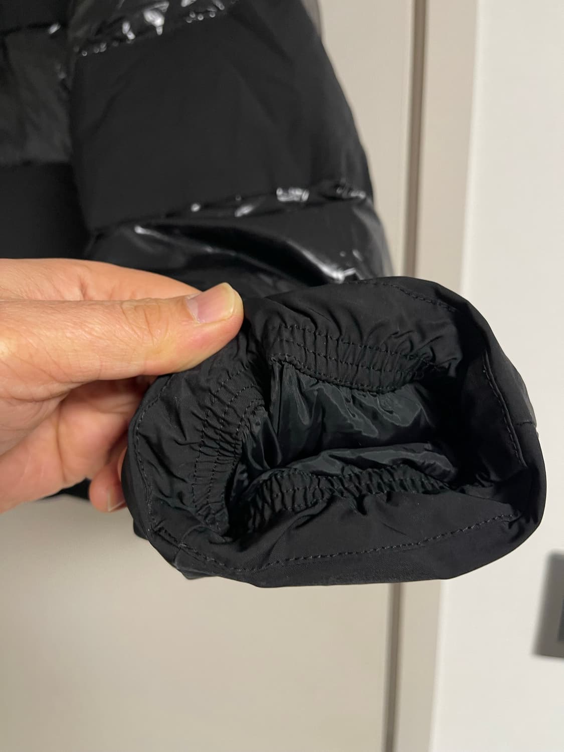 오니츠카 타이거 덕 다운 아우터 블랙 M 상품이미지3