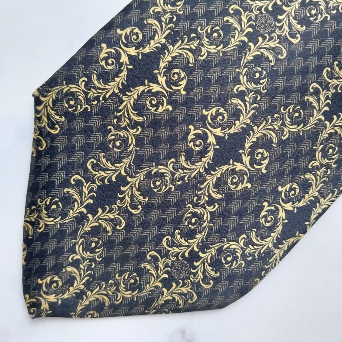 베르사체 실크 블랙 골드 패턴 넥타이 9.3cm A+~A등급 K2512
 상품이미지7