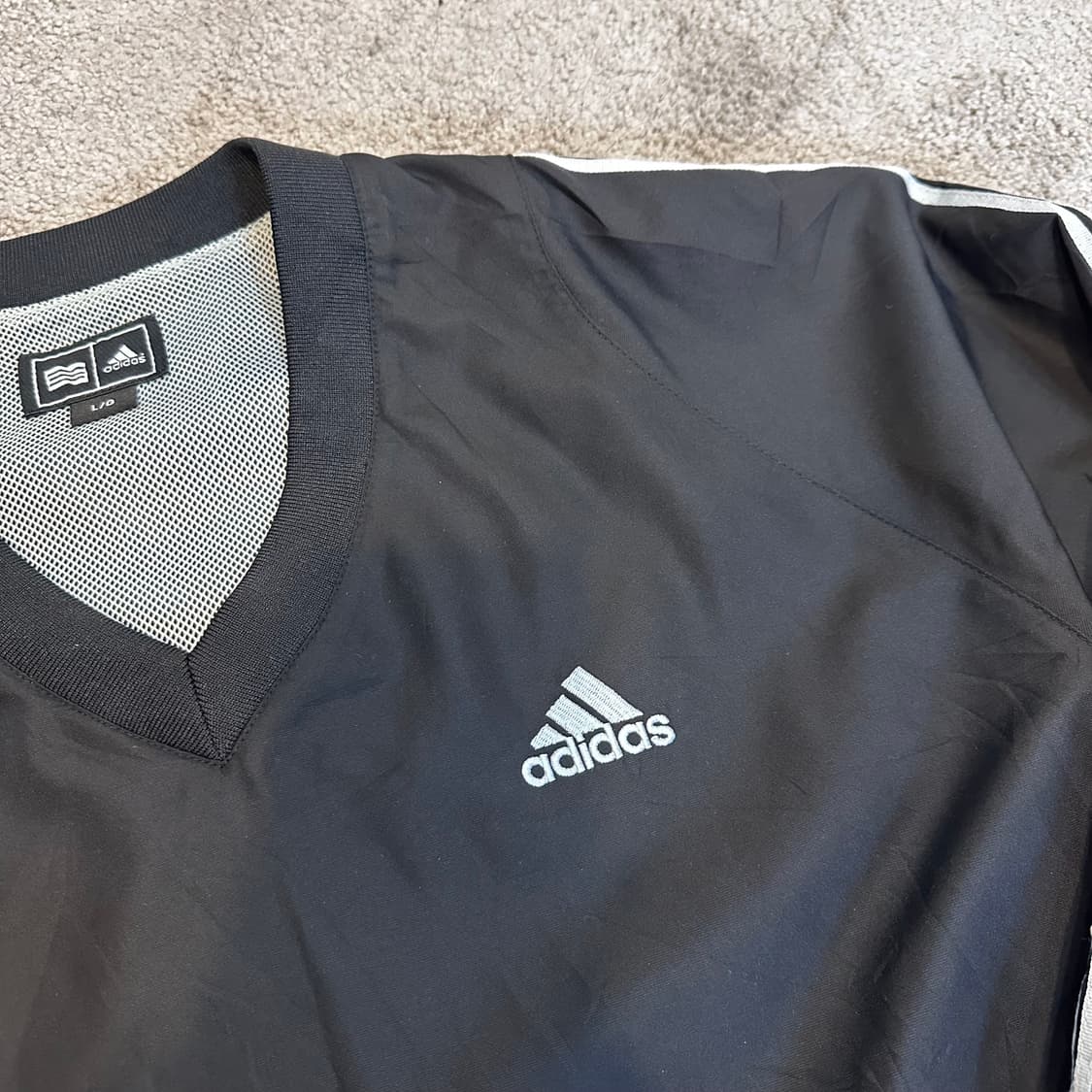 아디다스 올드스쿨 V넥 풀오버 웜업L 상품이미지4