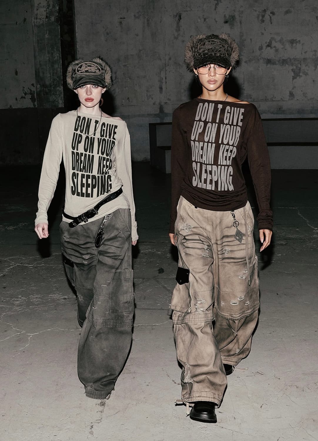 배드블러드 보트넥 루즈핏 롱슬리브 티셔츠 샌드 브라운 S 상품이미지4