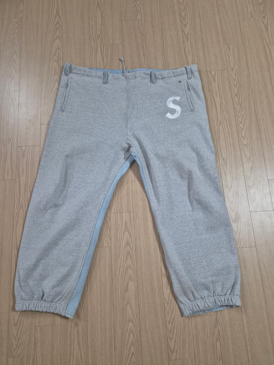 [L/XXL]슈프림 x 블레스 스웨트팬츠 진 헤더 그레이 - 23FW 상품이미지1