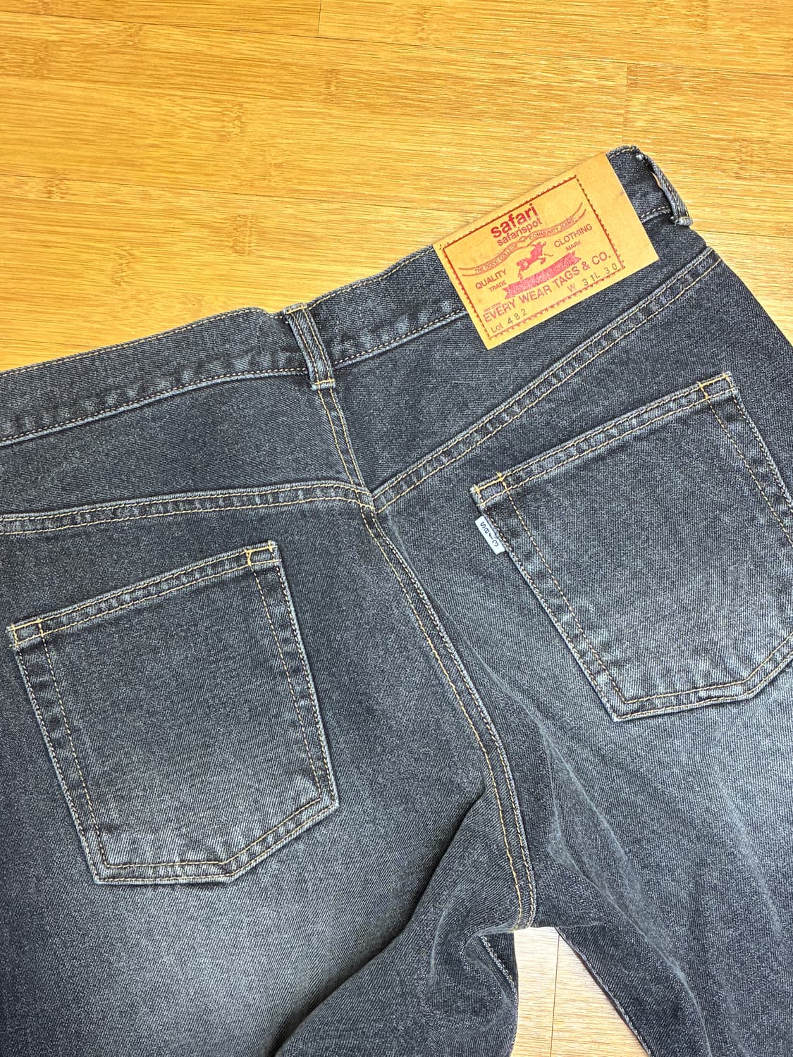 Authentic Loose Straight Jeans (Black) 상품이미지4