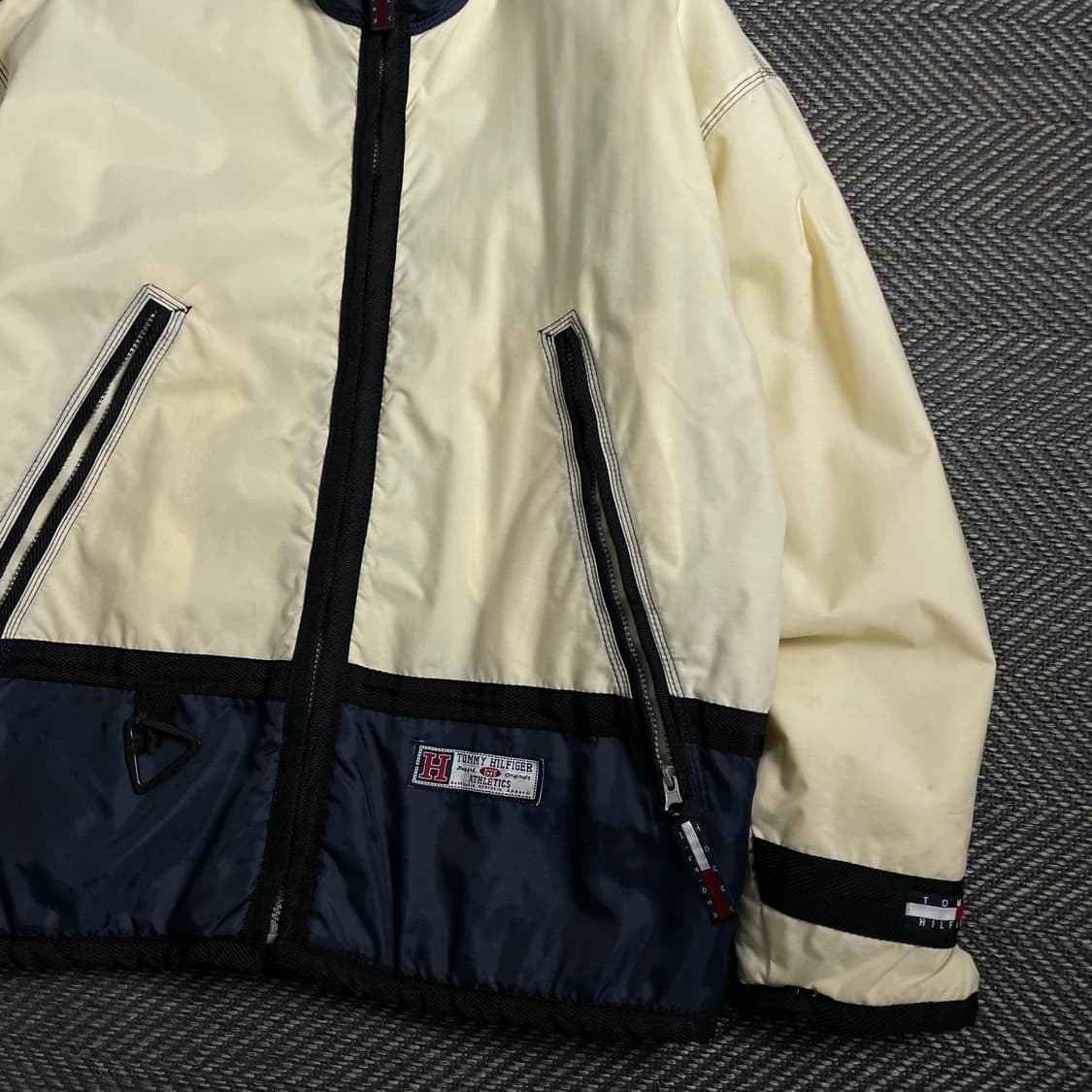 00s 타미힐피거 올드스쿨 빅로고 스티치 디테일 박시핏 점퍼 y 4282 상품이미지3