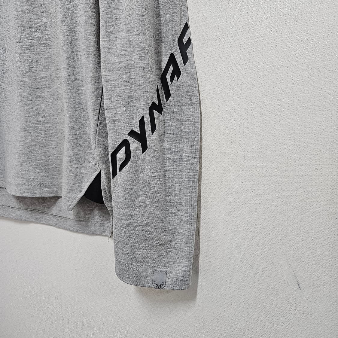 M 95 다이나핏 긴팔 티셔츠 그레이 상품이미지2