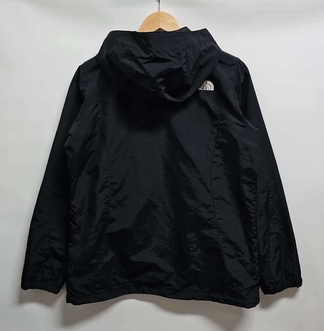 노스페이스 블랙 바람막이 후드 자켓 90 상품이미지2