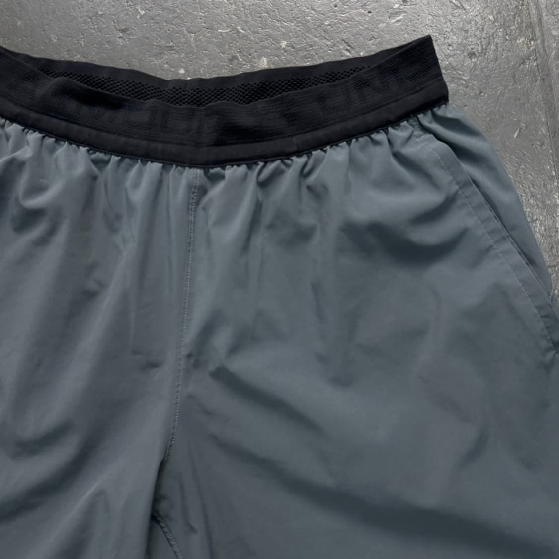 105 언더아머 런닝 반바지  상품이미지2