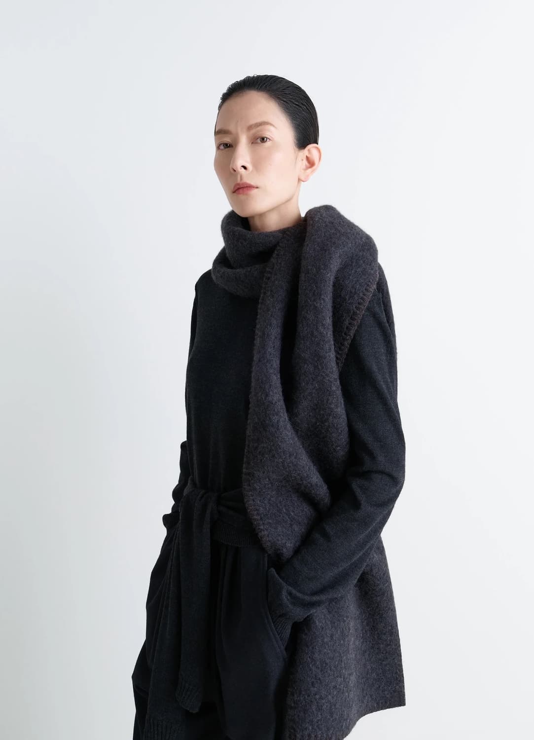 르메르 25FW 코코테 플러피 스카프 앤트러사이트 OS 상품이미지1