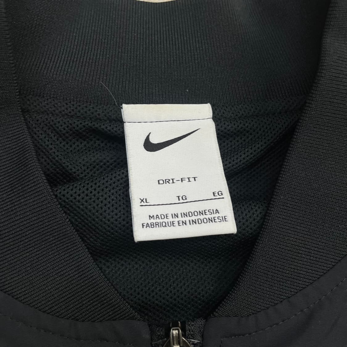 나이키 파리생제르망 바람막이 자켓 블랙 상품이미지3