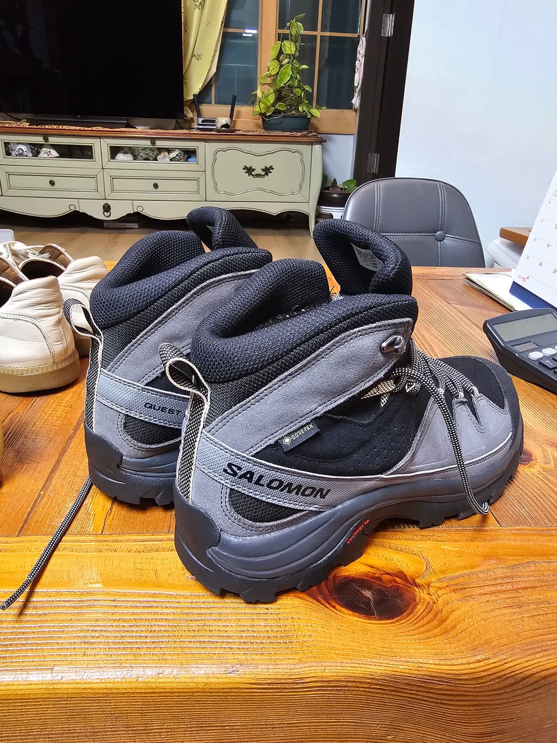 국내 못구하는 제품! 살로몬 퀘스트 신발 등산화 270-275mm 팔아요 상품이미지3