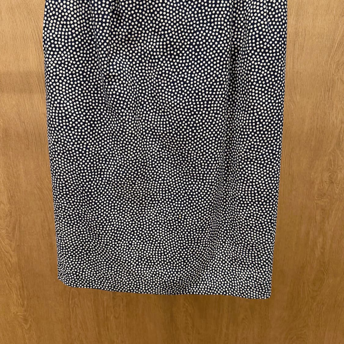 입생로랑 반팔 자켓 H라인 미디 스커트 셋업 도트 패턴 디테일 네이비 상품이미지10