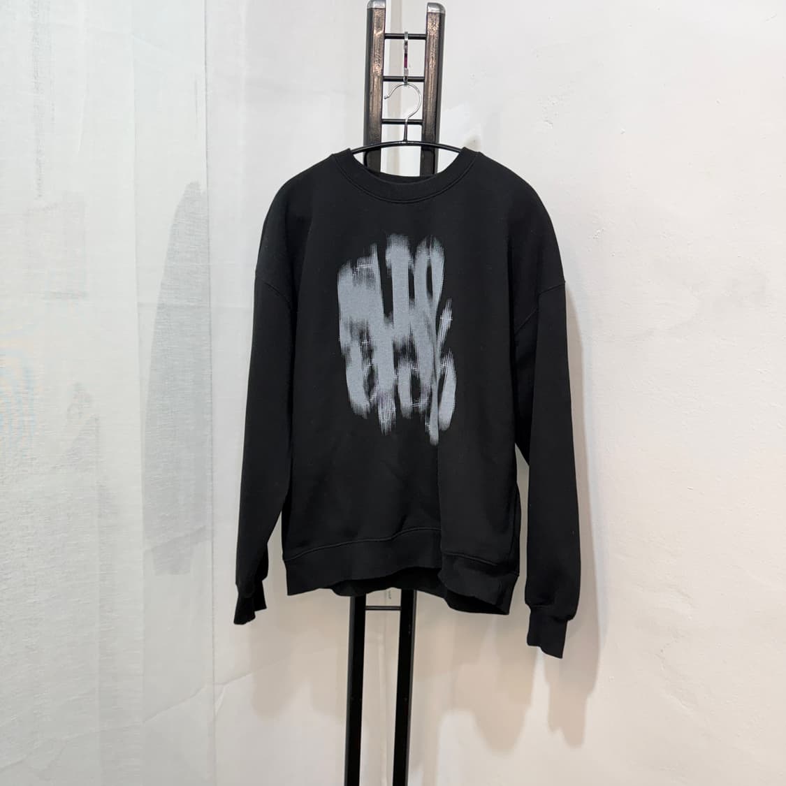 (S)슬로우애시드 레터링프린트 블랙맨투맨 스웻셔츠 4075 상품이미지1