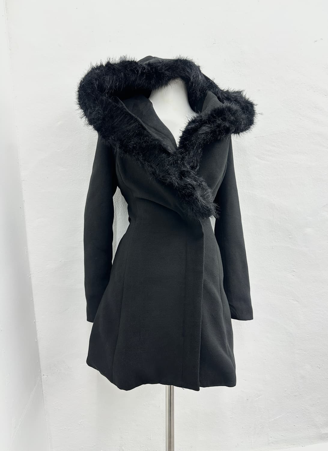 Black fur trimming back ribbon coat 상품이미지2